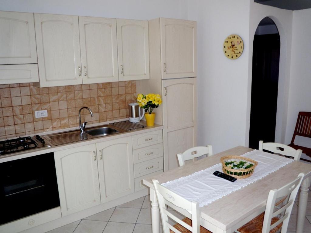 Casadelfaro Con Giardino A Pittulongu 600Metri Dalla Spiaggia 올비아 외부 사진